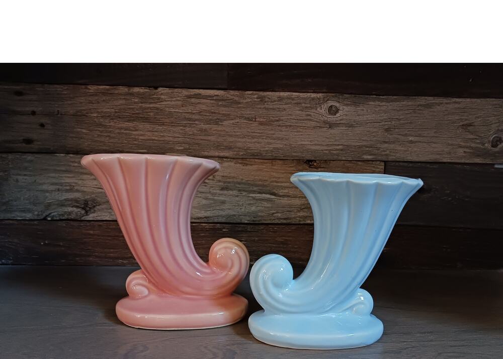 Vtg Art Deco USA Pottery Blue Pink Horn of Plenty Cornucopia